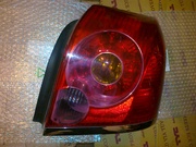 На TOYOTA AVENSIS 2005г.в. задний правый фонарь
