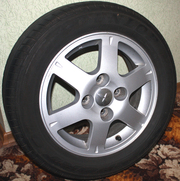 Mitsubishi Lancer оригинальные литые диски + летние шины