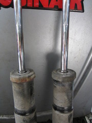 Продам амортизаторы на Skoda Superb б/у в хорошем состоянии .