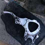 Б/у кронштейн крепления кондиционера и генератора 8200123833, 2.2DCI,