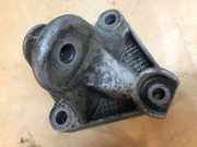 Б/у кронштейн двигателя Renault 8200000032 1.9dCi, Laguna 2, Trafic,