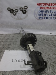 Стойка передняя, левая на Chevrolet Cruze (J300) 13331988